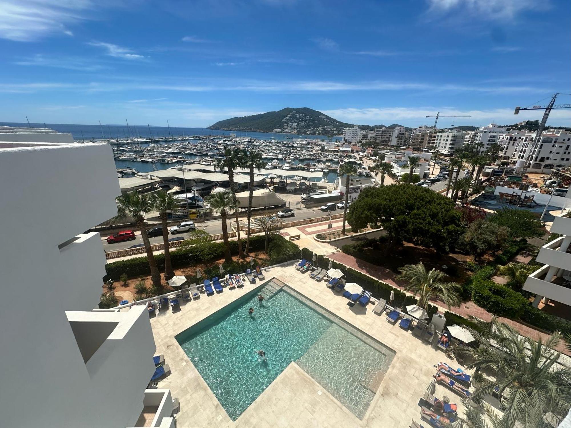 Hotel Tres Torres Santa Eularia des Riu Esterno foto
